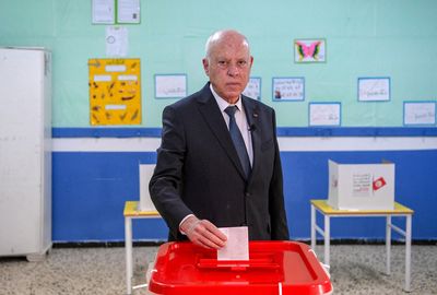 Tunisia's powerful union steps up president's criticism after low election turnout