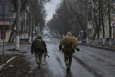 Ukraine’s Zelenskyy visits front-line city of Bakhmut