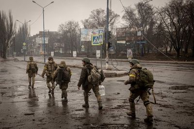 Volodymyr Zelensky visits besieged Ukraine city Bakhmut that is scene of ‘fierce battles’