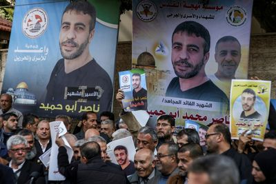 Palestinians protest death of prisoner in Israel