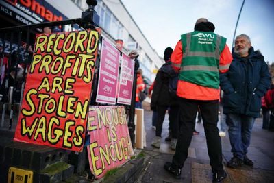 Royal Mail confirms strikes to take place days before Christmas after pay talks fail