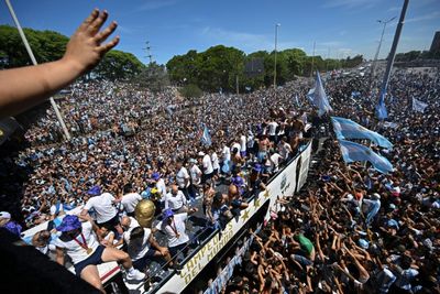 Argentina parties at huge victory parade in Buenos Aires
