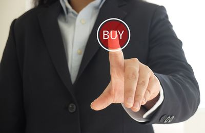 2 Stocks Investors Should Never Hesitate to Buy