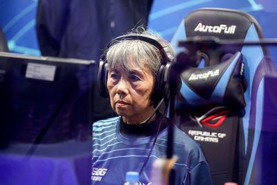 AP PHOTOS: Taiwan seniors test e-skills in League of Legends