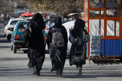 Female students turned away from Afghan universities after Taliban ban
