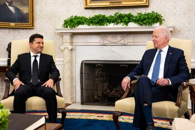 Biden and Zelensky to meet at White House and announce $2bn defence aid package for Ukraine