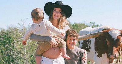 The Hills' Kaitlynn Carter hits back at troll saying her clothes 'don't fit' in pregnancy