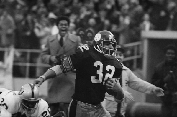 NFL legends pay tribute to star of 'immaculate reception' as Franco Harris  dies at 72 - Mirror Online