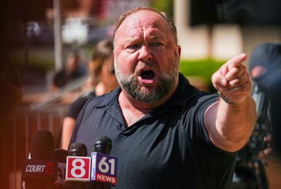 Alex Jones rages over bankruptcy hearing