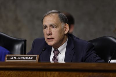 Sen. Boozman wants the SEC and CFTC to sign off on crypto legislation
