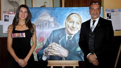 War medals and love letters belonging to Sir Ernest Edward 'Weary' Dunlop stolen in burglary