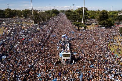 Argentina's government defends truncated World Cup parade
