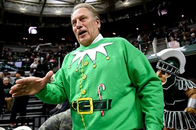 LOOK: Tom Izzo wears ugly holiday sweater for Michigan State basketball vs. Oakland game