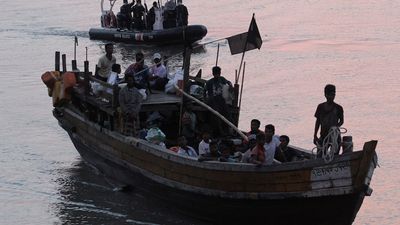 At least 100 Rohingya refugees stranded in boat, with activists estimating up to 20 people dead