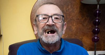 Man who can't find NHS dentist pulls out 11 of his own teeth