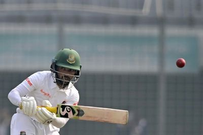 Mominul hits 50 but Indian bowlers dominate Bangladesh