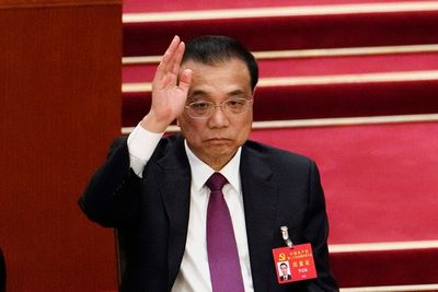 China's Li praises Hong Kong leader for reviving economy