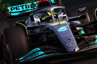 Mercedes felt like it had "ghost in the car", says Hamilton