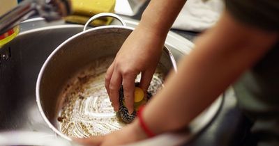 Energy saving tip uses free heat for washing up without turning on hot tap
