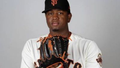 White Sox acquire righty Gregory Santos from Giants