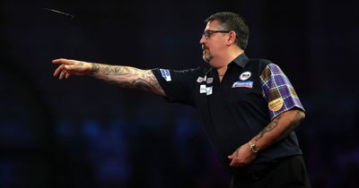 Gary Anderson sees off Madars Razma as Flying Scotsman wins World Championship clash with Madars Razma