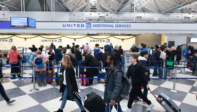 Winter storm disrupts flights, puts some holiday hopes on ice