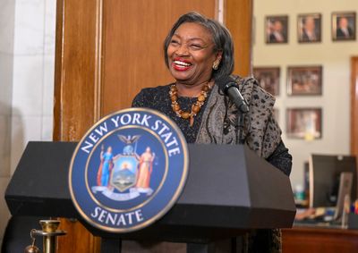 NY legislators pass bill making them nation's best-paid