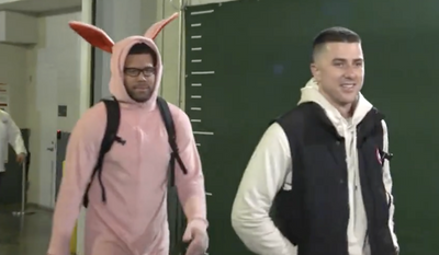 Jets’ C.J. Uzomah put on his best ‘A Christmas Story’ bunny outfit, and NFL fans loved it