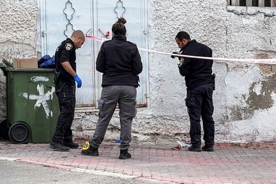 Israeli police say Arab citizen ambushes officers, shot dead