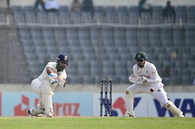 Bangladesh claw their way back after Iyer and Pant offensive