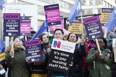 Government and unions urged to compromise as fresh strikes by nurses announced