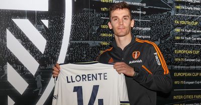 Leeds United supporters bemused by Diego Llorente contract decision