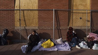 El Paso scrambles to help migrants in Christmas border crisis