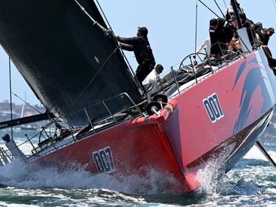 Sydney-Hobart fleet warned of strong winds