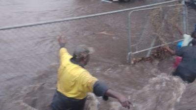 Victoria Highway impassable, Timber Creek outstations flooded by former tropical cyclone Ellie