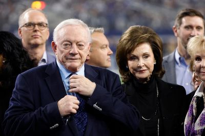 Judge orders paternity test for Cowboys owner Jerry Jones