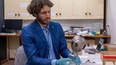 3D imaging of Batavia shipwreck silverware uncovers new insights into 17th century shipping trade