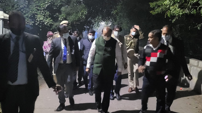 Delhi LG 'shocked' to find destitute defecating near Yamuna