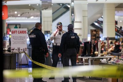 Mall of America shooting leaves teenager dead