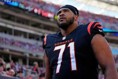 Bengals lose OT La’el Collins to injury vs. Patriots