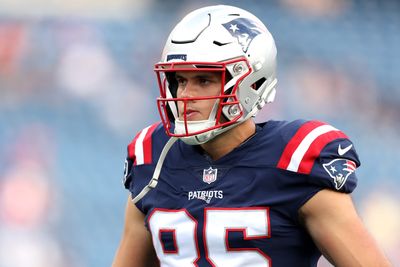 Hunter Henry questionable to return vs Bengals with knee injury