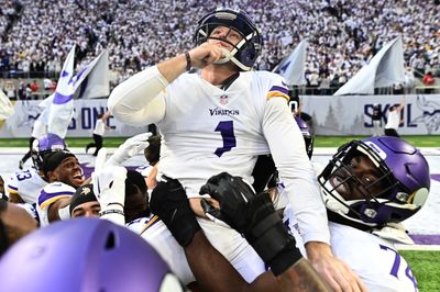 Greg Joseph absolutely booted this 61-yard FG at the buzzer to give the Vikings another wild win