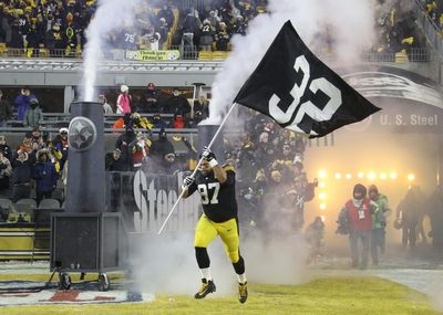 Steelers Honor Franco Harris, Pay Homage to Immaculate Reception