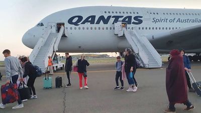 Qantas recovery flight lands in Baku to pick up stranded passengers