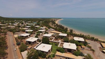 Northern Territory authorities confirm two people dead after light plane crash in remote area