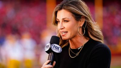 Erin Andrews Deftly Deflects Pass by Eagles’ Gardner Minshew