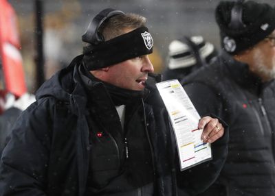 Raiders freeze up again in 2nd half, make NFL history for blown halftime leads