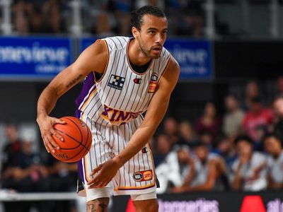 Kings beat United in historic NBL clash