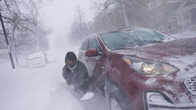 More than 30 dead as 'crippling' winter storm batters US