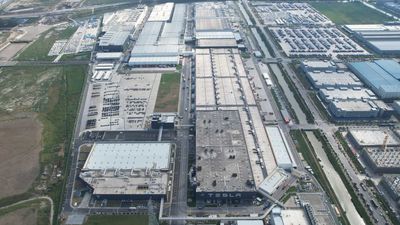 Report: Tesla Suspends Production In Shanghai